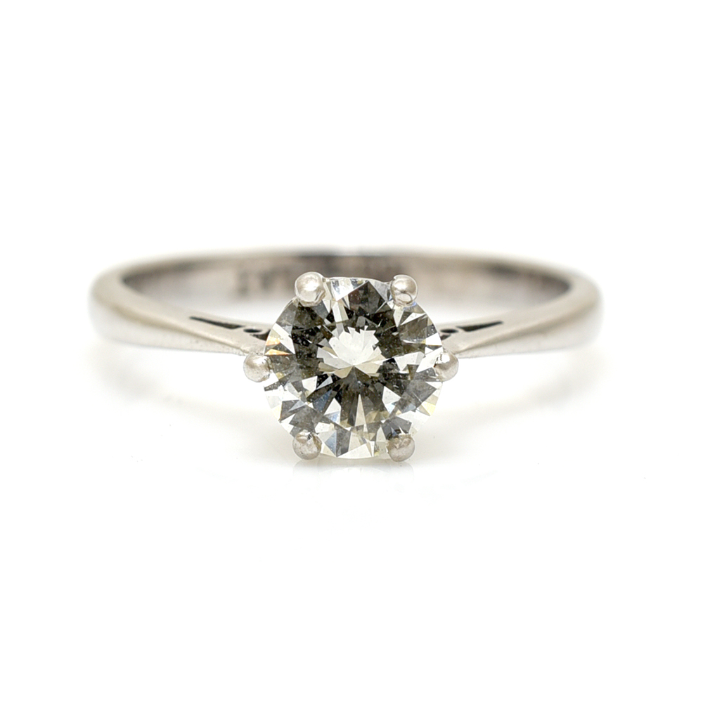 Fantastic Diamond Solitaire Ring