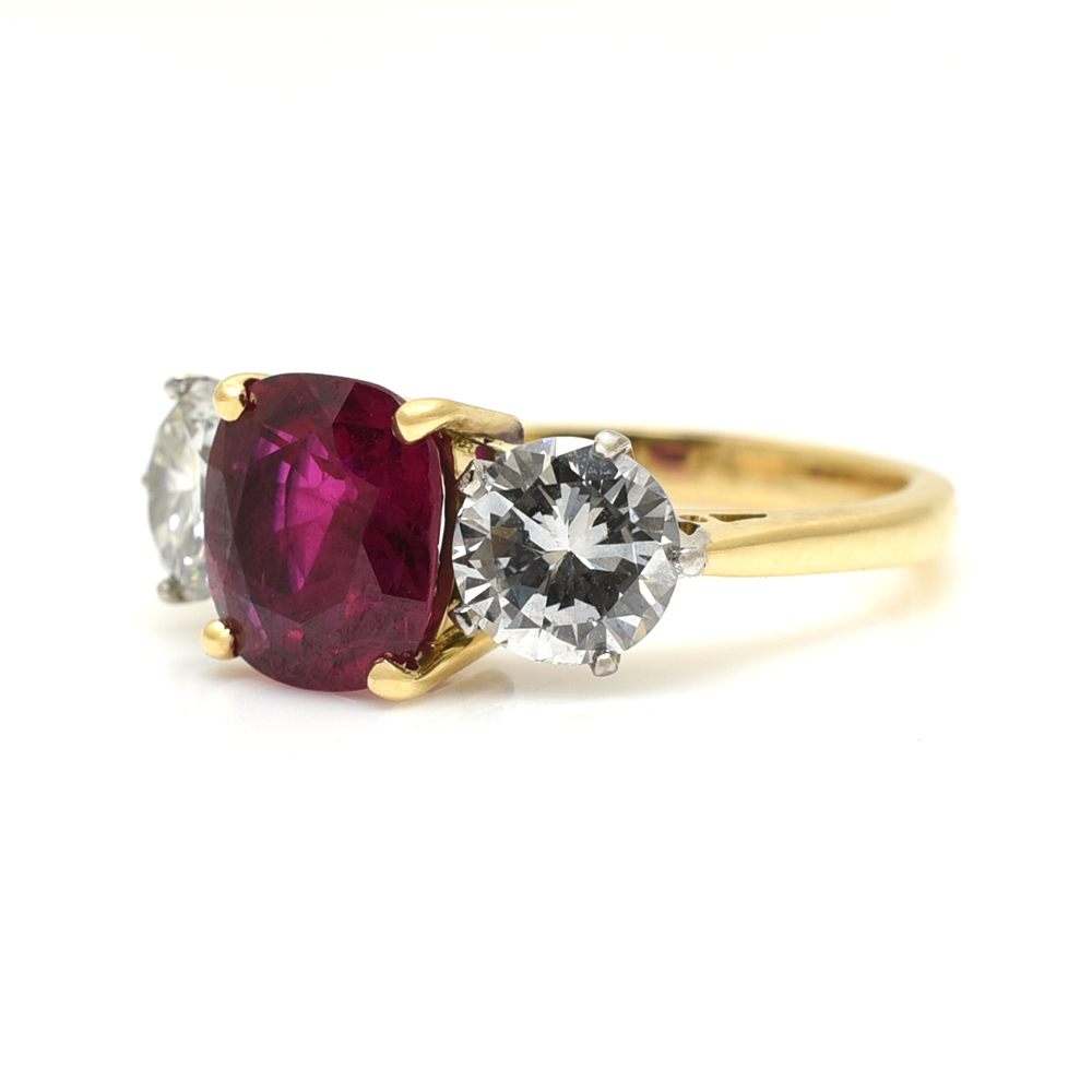 Fantastic Three Stone Natural Ruby & Diamond Ring - Image 4