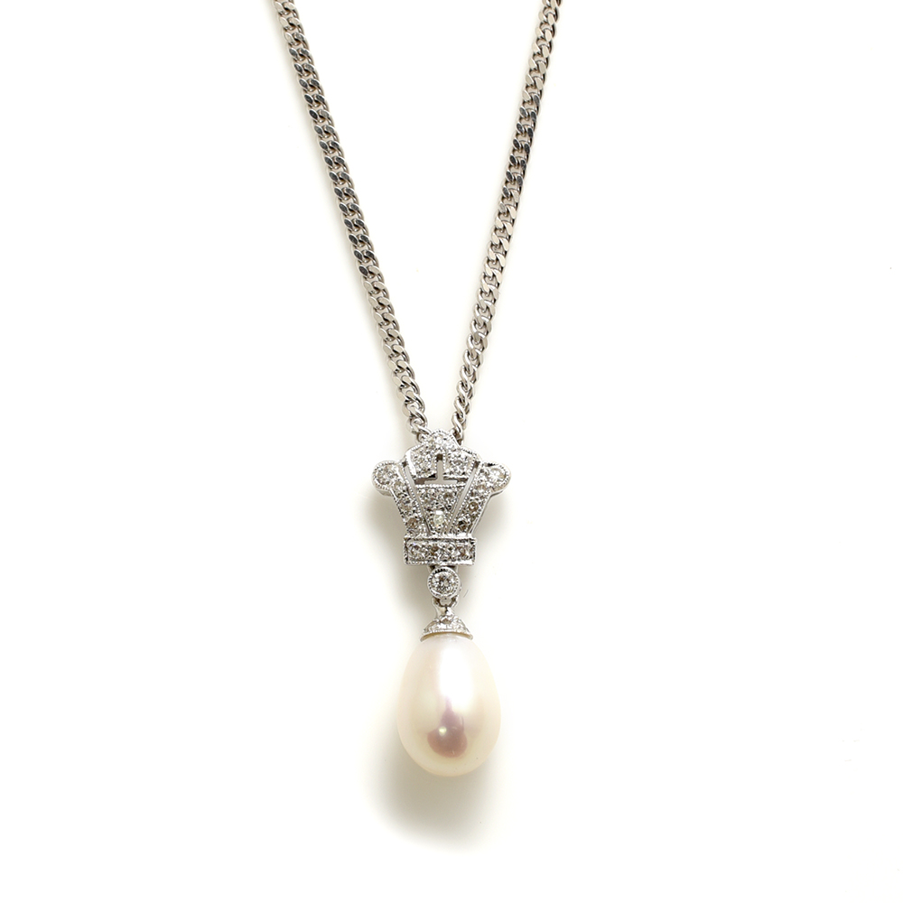 Beautiful Vintage Pearl & Diamond Earrings & Necklace Set - Image 3