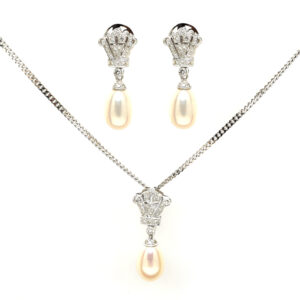 Beautiful Vintage Pearl & Diamond Earrings & Necklace Set