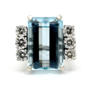 Stunning Vintage Aquamarine & Diamond Ring