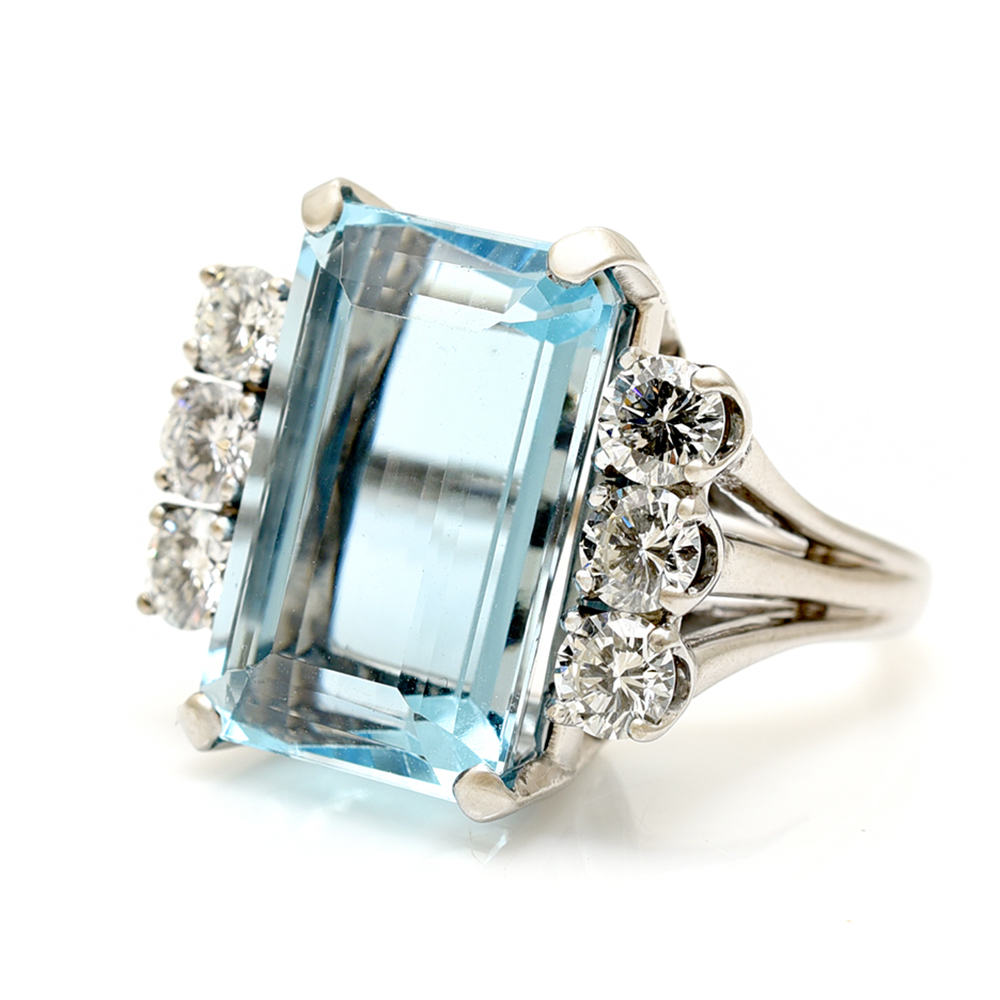 Stunning Vintage Aquamarine & Diamond Ring - Image 4
